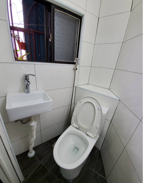 方形小面盆安裝在畸零空間