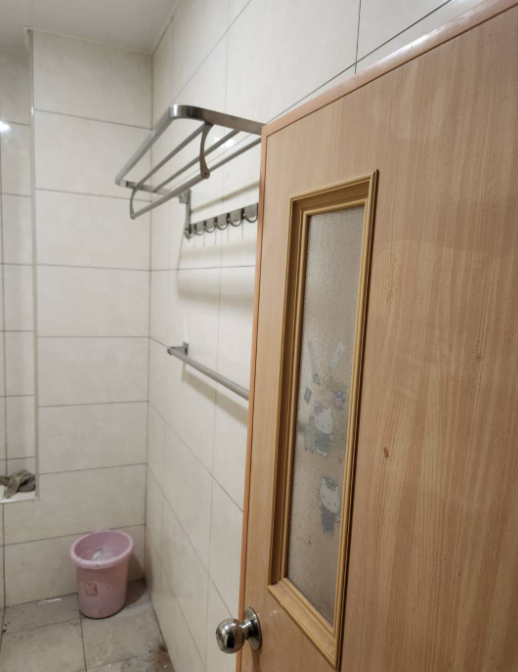 不鏽鋼置衣架與毛巾桿互相搭配