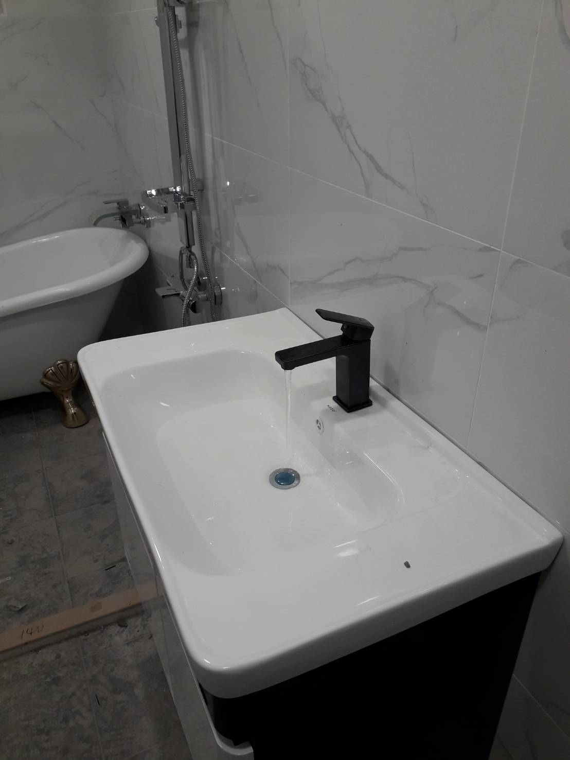 ST-DF-1805 圓邊安全防水鋼烤浴櫃-80公分